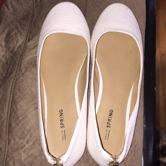 White dress flat shoes - Picture 1 of 4